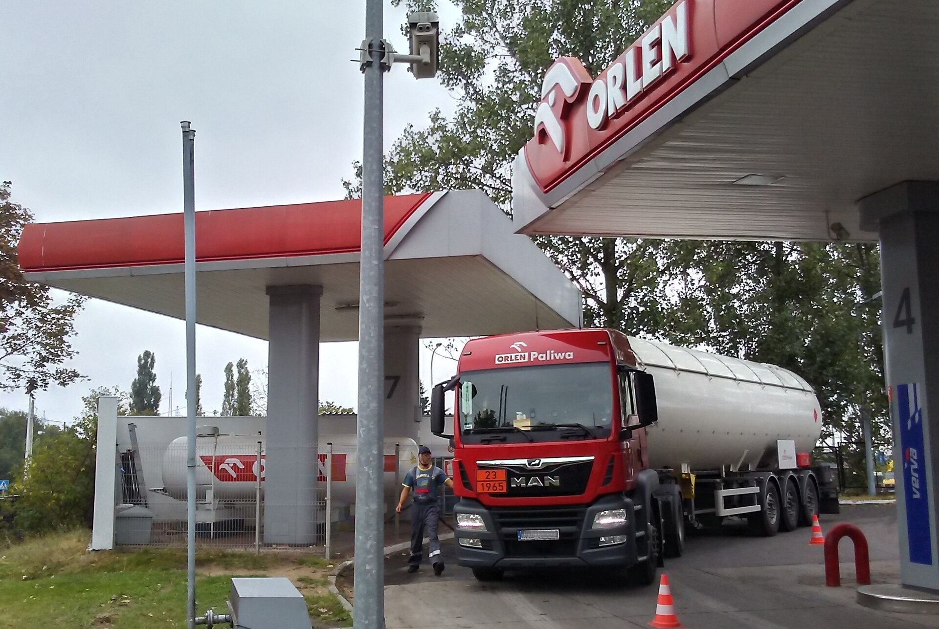 Dostawa paliwa na stacji Orlen w Tomaszowie Mazowieckim
